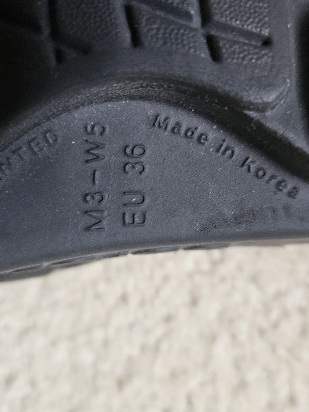 Oofos Flip Flop Sandals Black US 5 EU 36 Comfy Recovery